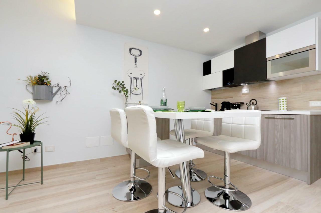 Green Terraced Apartment. 3 Stops From Colosseum Εξωτερικό φωτογραφία